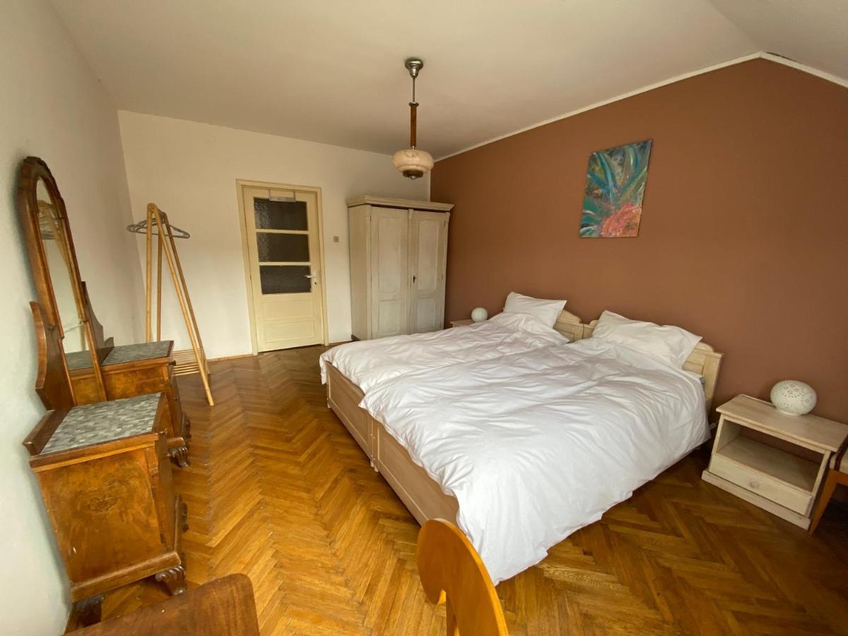 Rose'S Oldtown Apartment Braşov Exterior foto