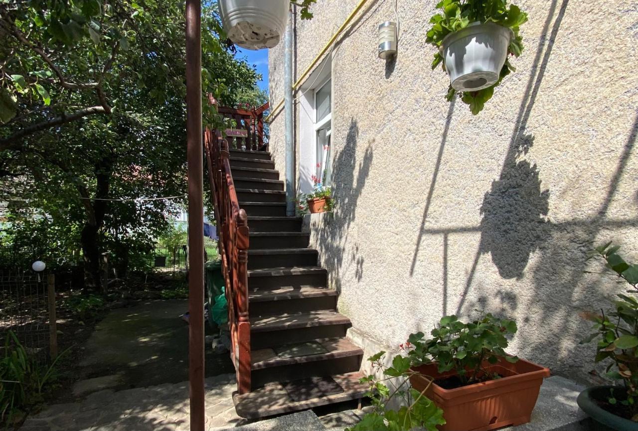 Rose'S Oldtown Apartment Braşov Exterior foto